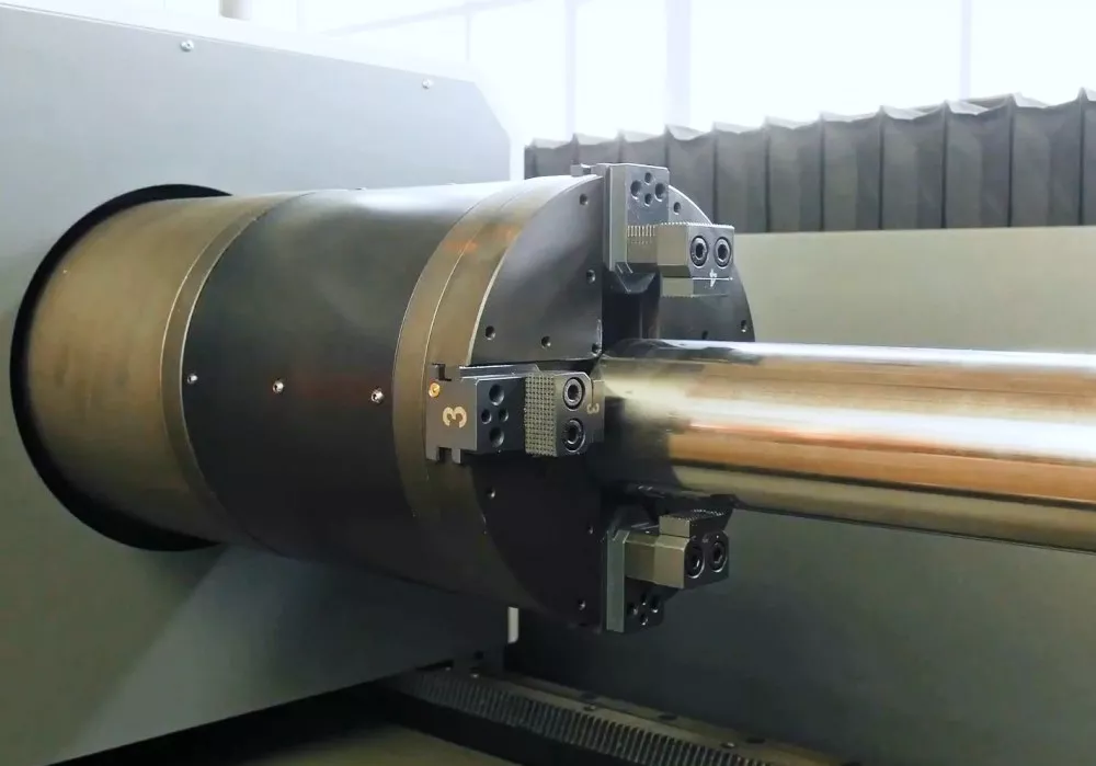 FL-L1560FR-1000-D220-IPG Лазерный станок для резки листового металла и труб